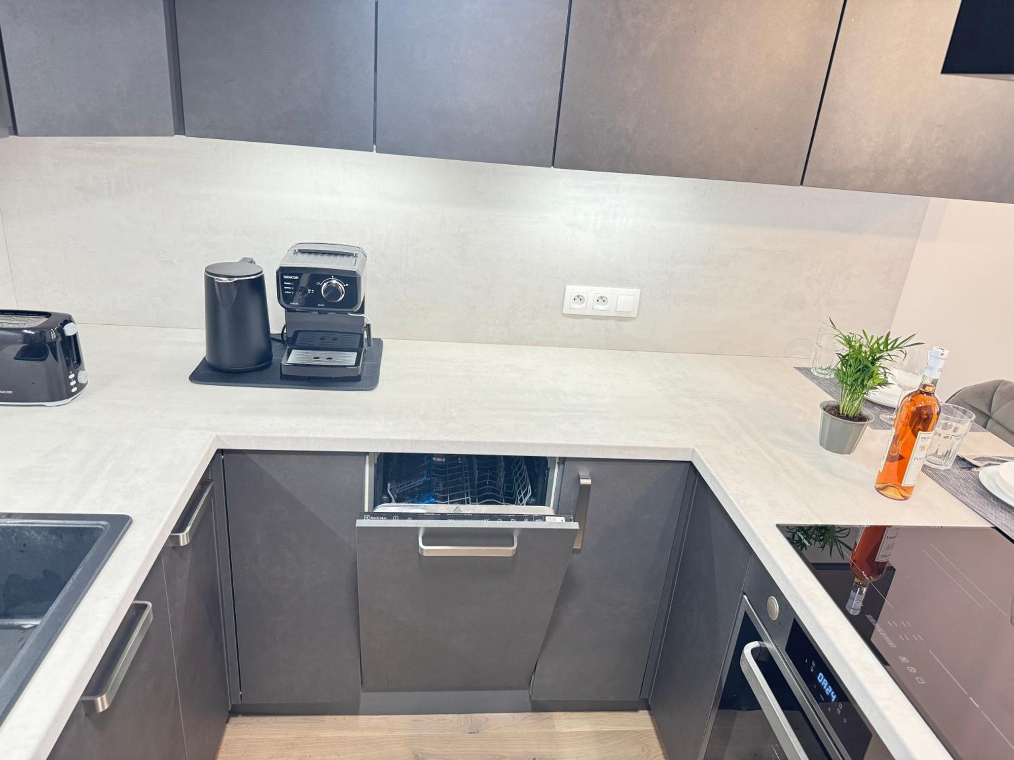 Free Parking - Cozy Apartment Near Vysehrad Railway Bridge Prague Extérieur photo